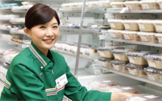 写真：あなたのまちのコンビニで働いてみませんか